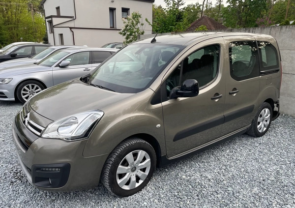 Citroen Berlingo cena 31000 przebieg: 133000, rok produkcji 2015 z Zawadzkie małe 232